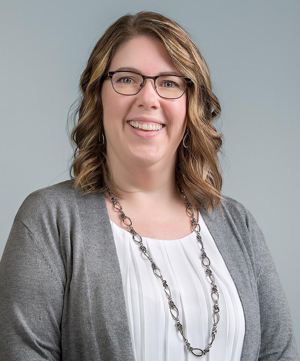 Leslie Galbraith headshot